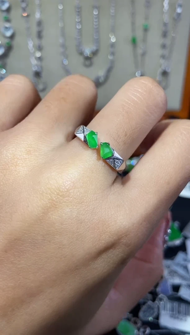 【闪购商品】翡翠戒指18K金镶嵌戒指