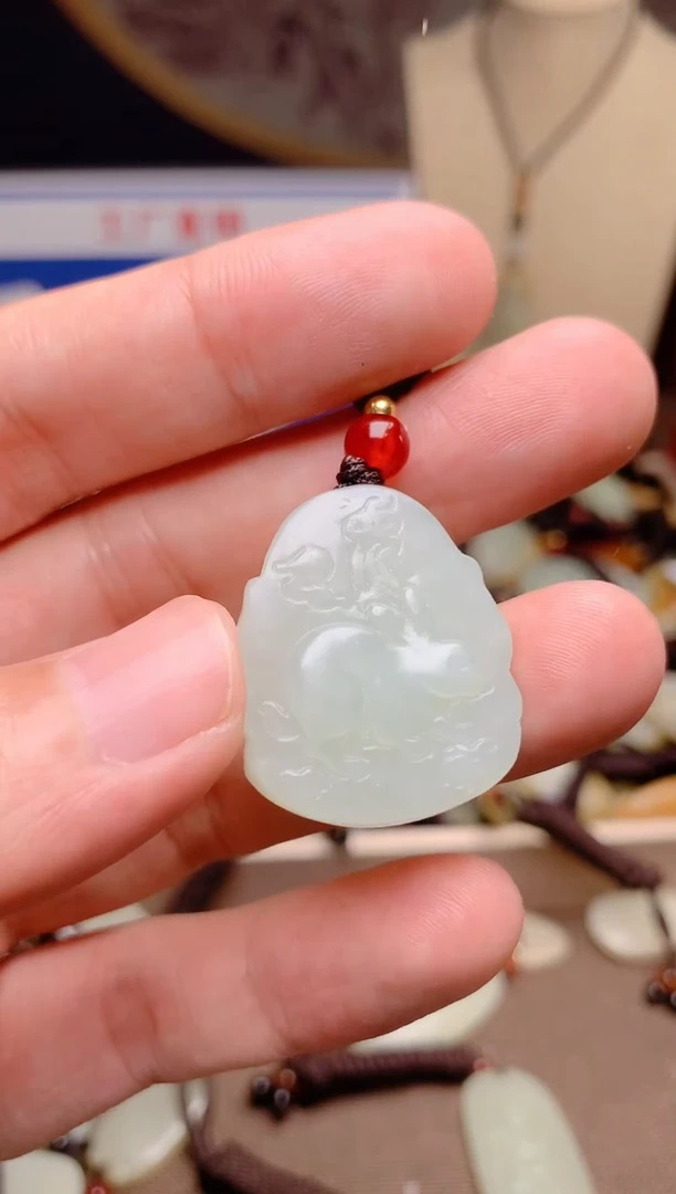 和田玉未镶嵌颈饰1