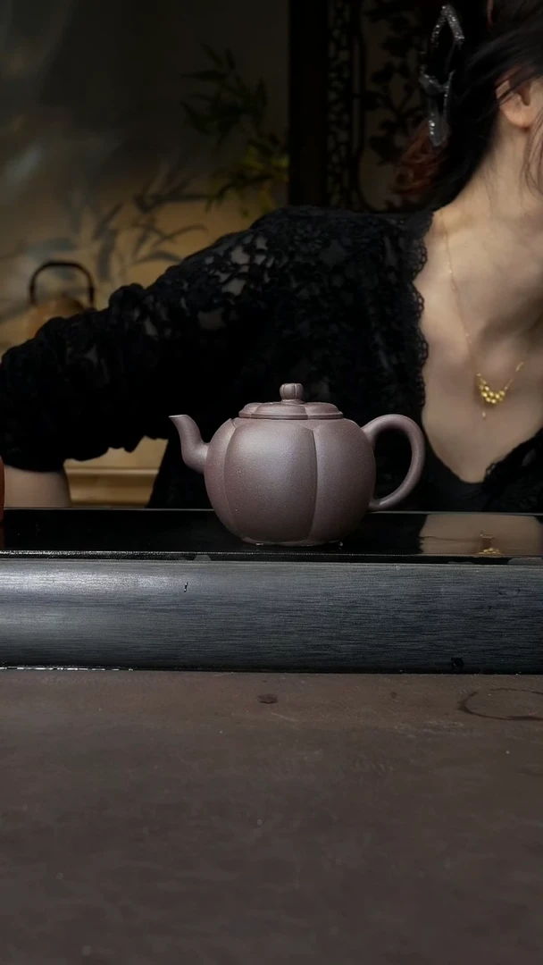 【闪购商品】紫砂茶壶老紫泥 大彬梅花 220cc 084