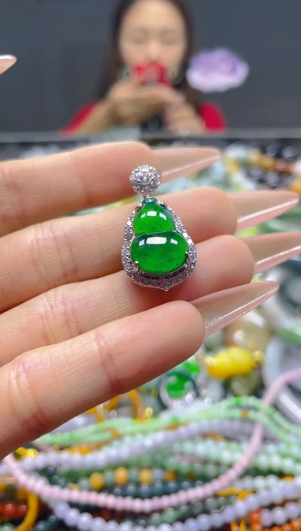 颈饰未镶嵌翡翠/R/翡翠A货，一件也是批发价