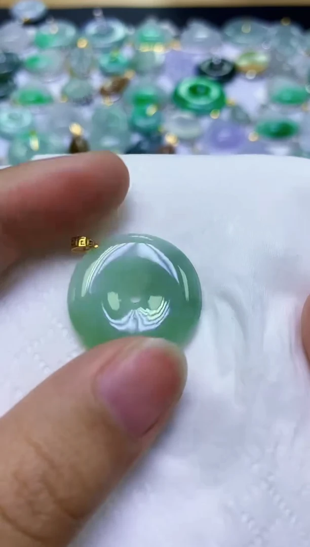 翡翠未镶嵌颈饰天然缅甸翡翠A货