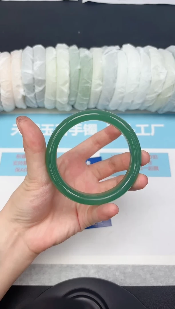 未镶嵌手镯石英质玉107-5859