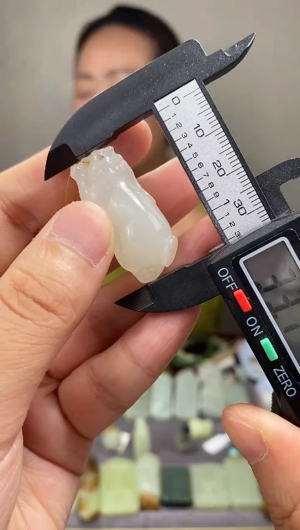 和田玉未镶嵌颈饰貔貅