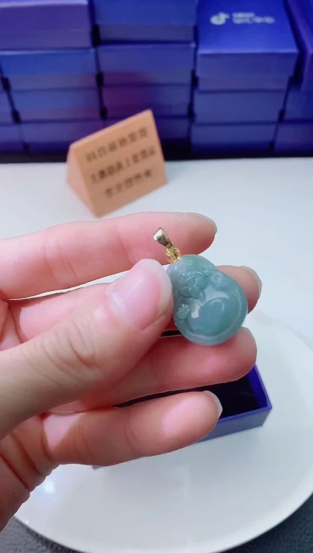 翡翠未镶嵌颈饰