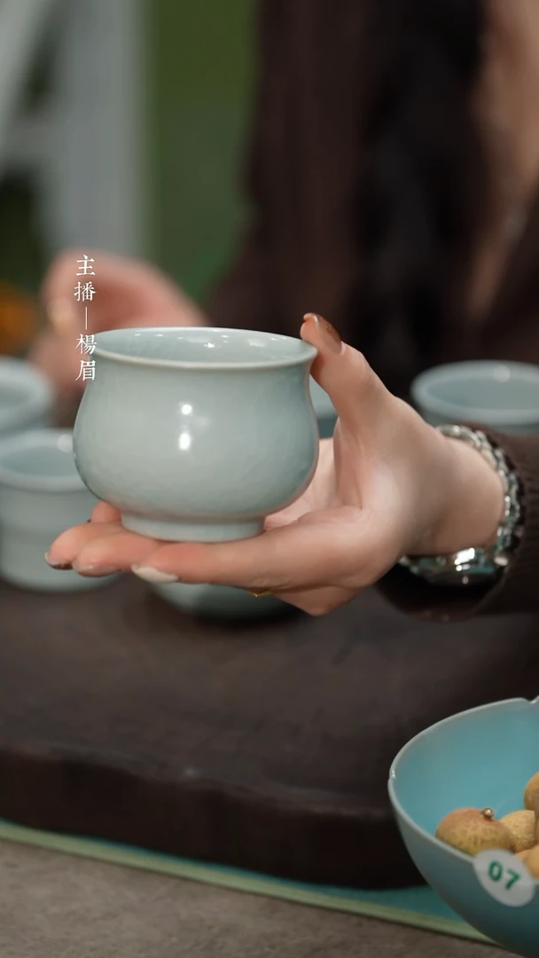 【闪购商品】带足鼓腹杯（朱钰峰）——龙眉