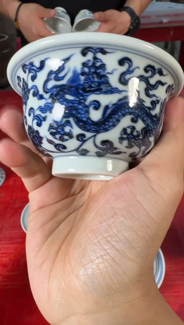 三方器合缠枝龙纹压手杯