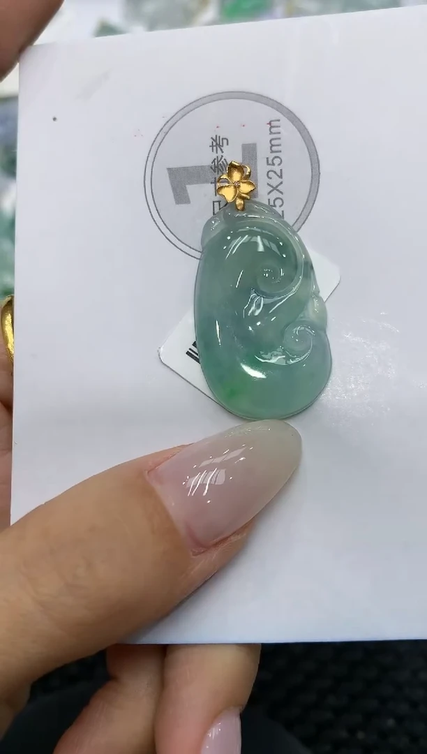 颈饰18K金镶嵌翡翠111111111111