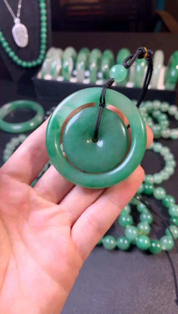 吊坠(不含链)未镶嵌石英质玉（非洲翠）子母扣