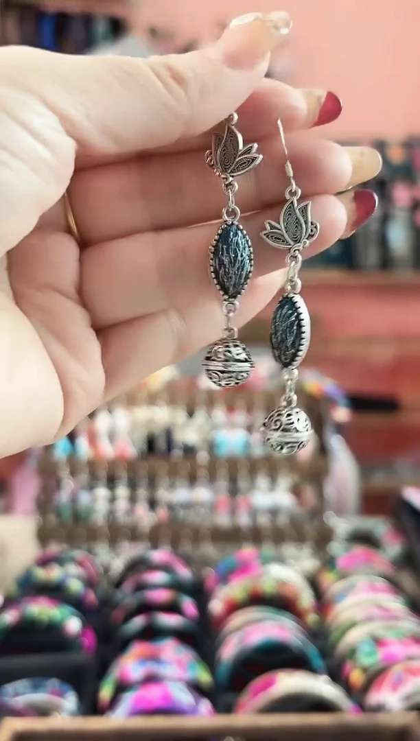 织绣彩云南阁老绣饰品94