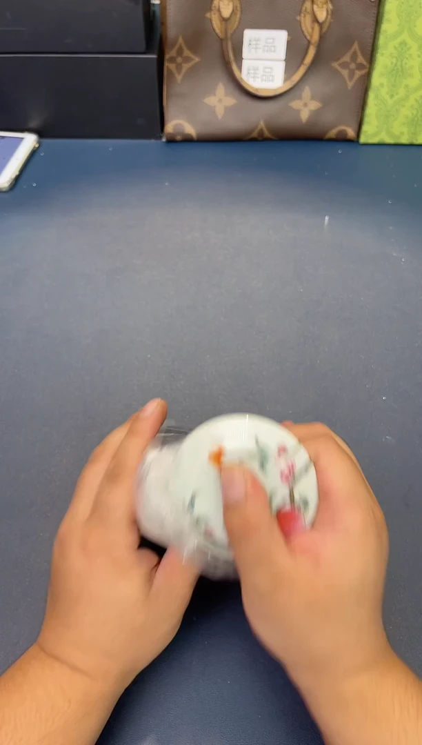 瓷片蔚蓝