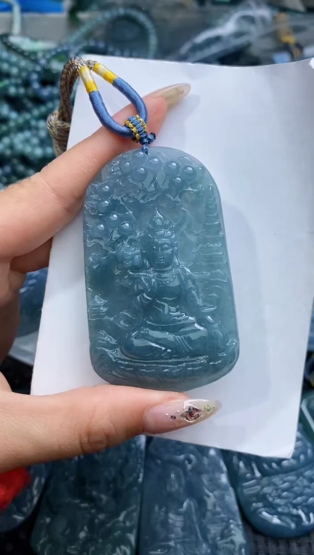 【闪购商品】翡翠颈饰未镶嵌          