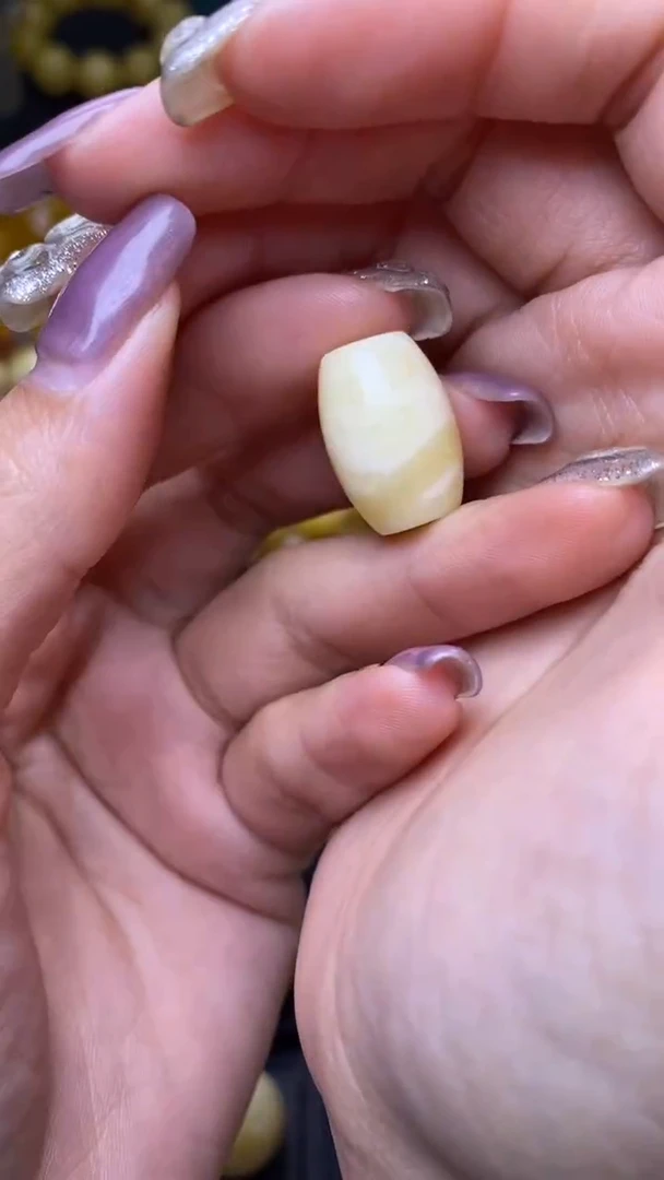 【闪购商品】琥珀裸石未镶嵌葵. 38