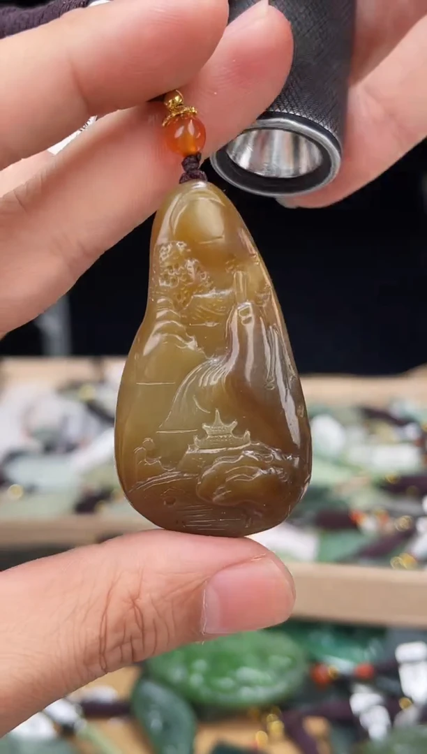 颈饰未镶嵌和田玉1