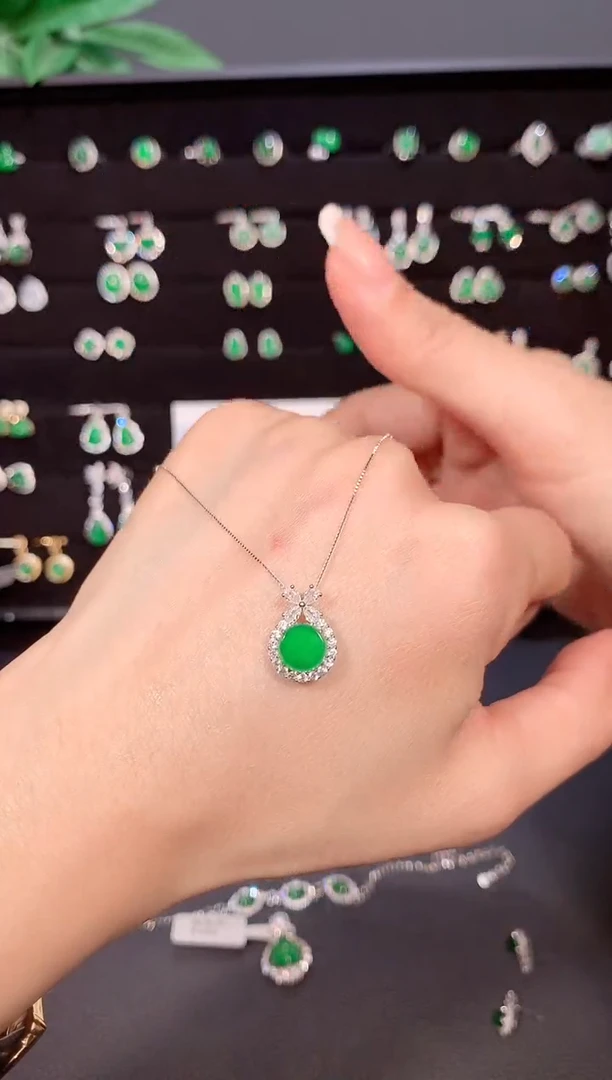 翡翠银S925镶嵌颈饰多样性