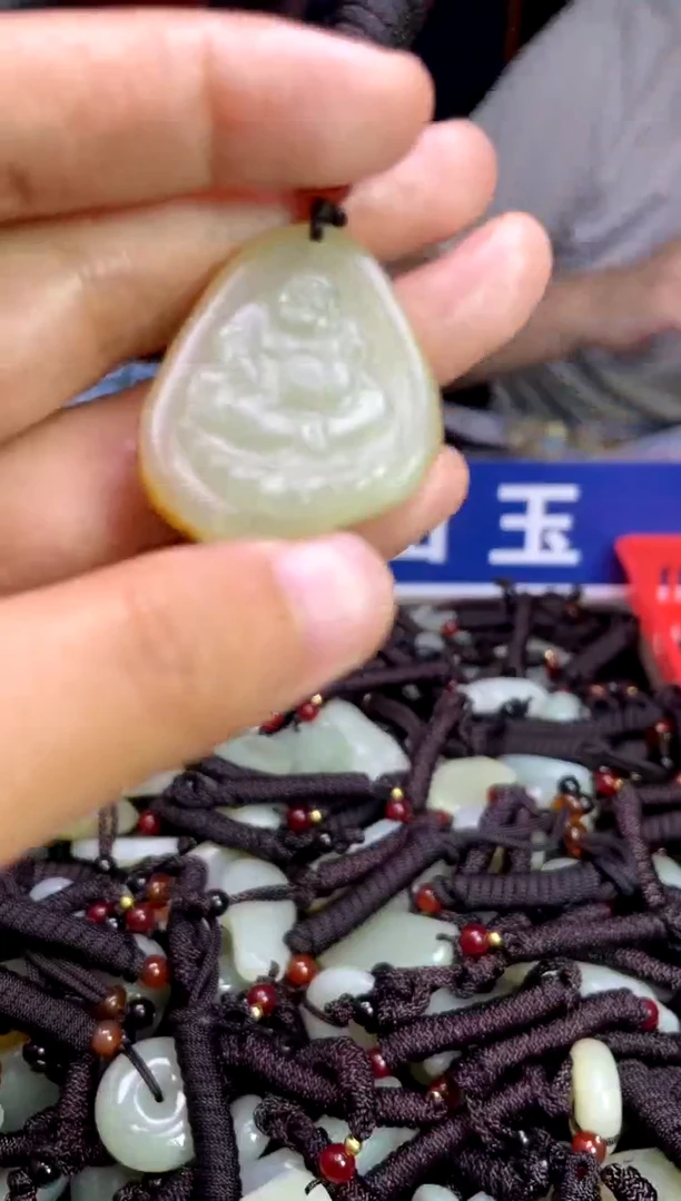 未镶嵌和田玉摆件1