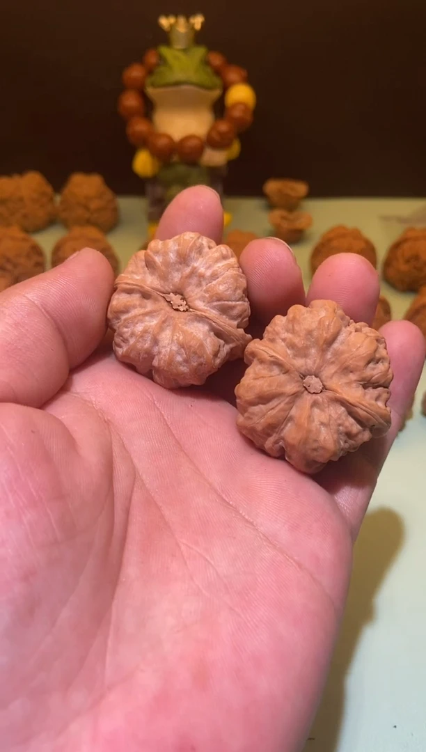 【闪购商品】文玩核桃吊坠山海核饰蛤蟆头 40   479