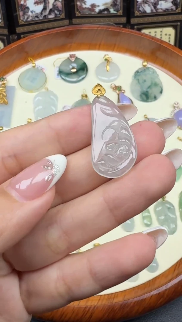 吊坠(赠链)18K金镶嵌翡翠荷花