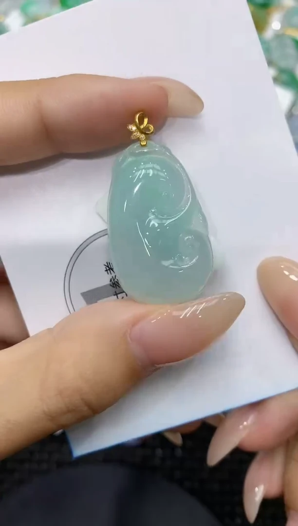 颈饰18K金镶嵌翡翠111111111111