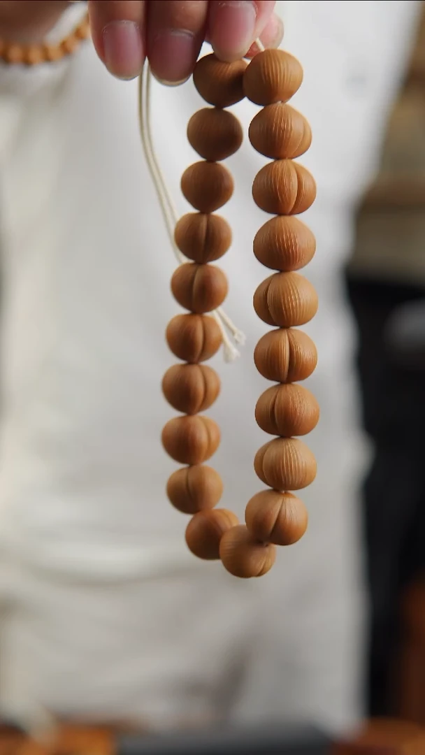 吊坠猴头核桃拉丝大屁桃