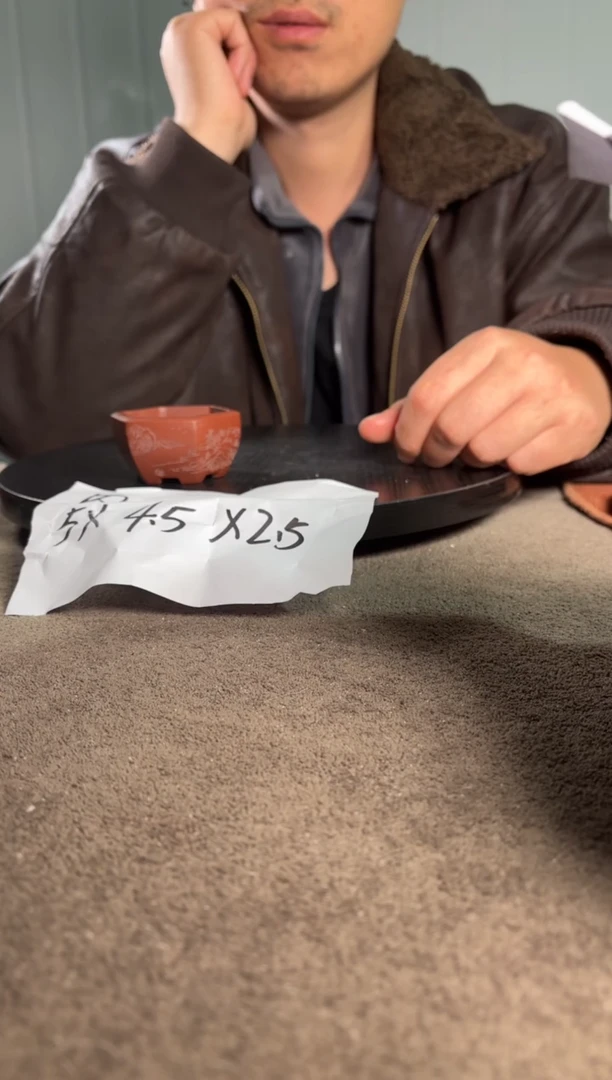 A宜兴紫砂小花盆