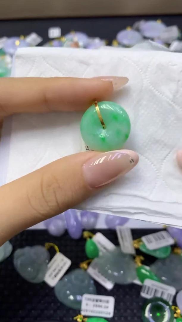 颈饰18K金镶嵌翡翠天然缅甸翡翠A货