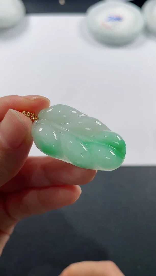 颈饰18K金镶嵌翡翠基地发货H 3807 叶子