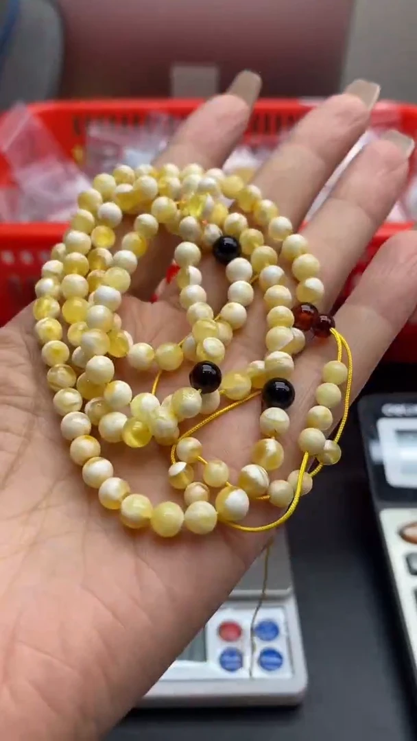 琥珀未镶嵌珠宝奇石370