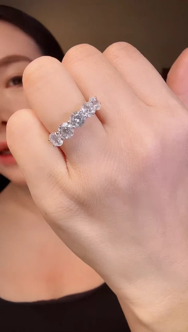 18K金镶嵌实验室培育钻石五公主