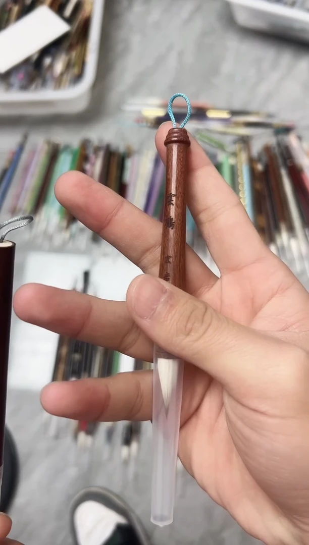 C069 定制毛笔1支微瑕 无礼盒 清水试笔 沾墨不退