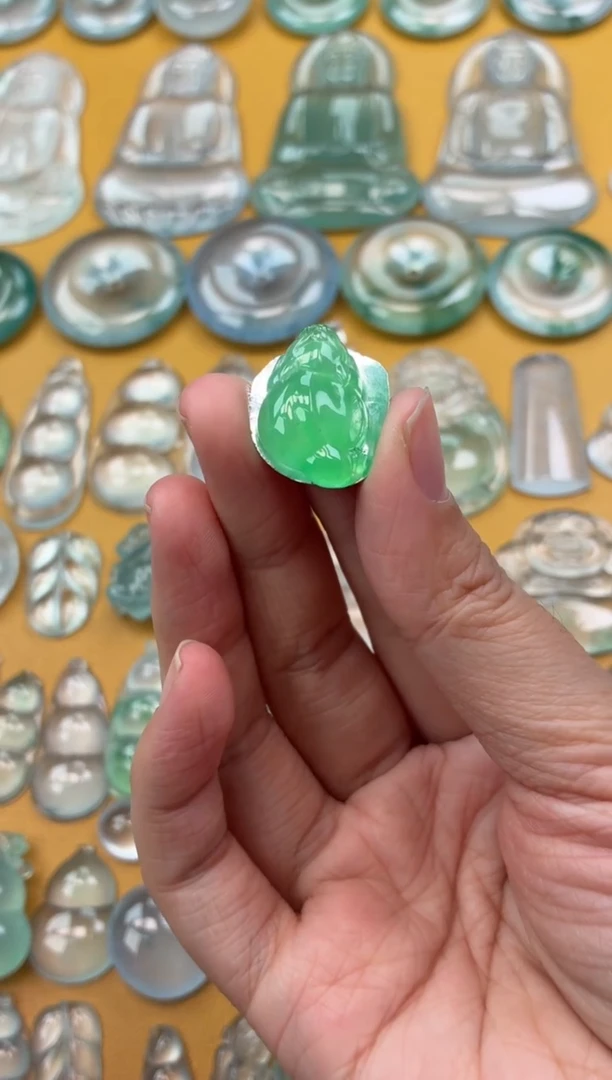 吊坠(不含链)未镶嵌翡翠6 金蟾 21.8 13.8 5.4