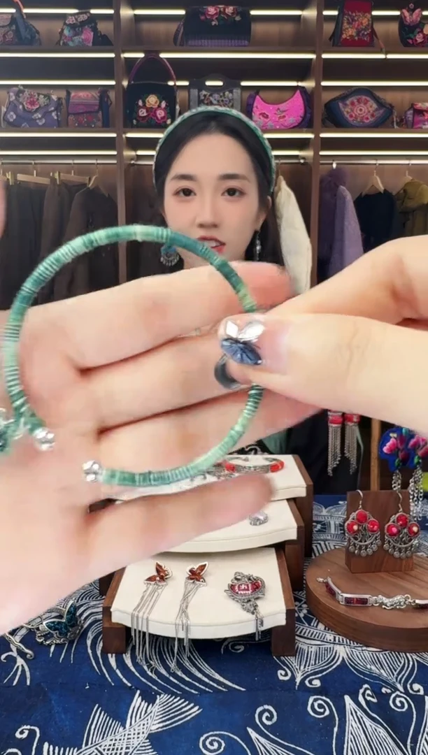 织绣恋****天13黔东南苗族刺绣