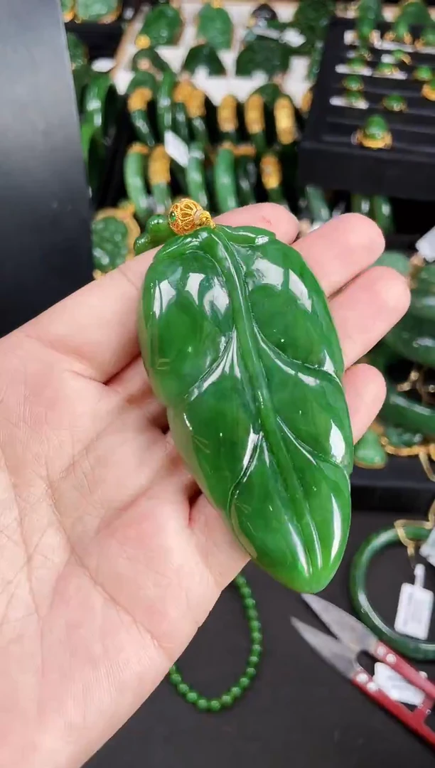 【闪购商品】和田玉套链18K金镶嵌多样性发一