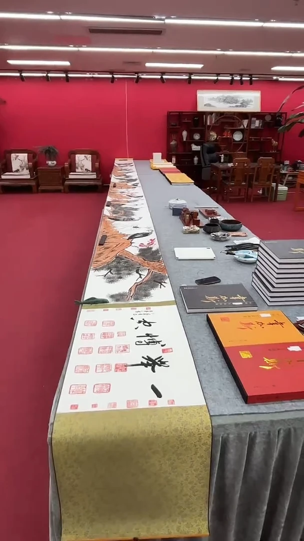 国画一举博空十米