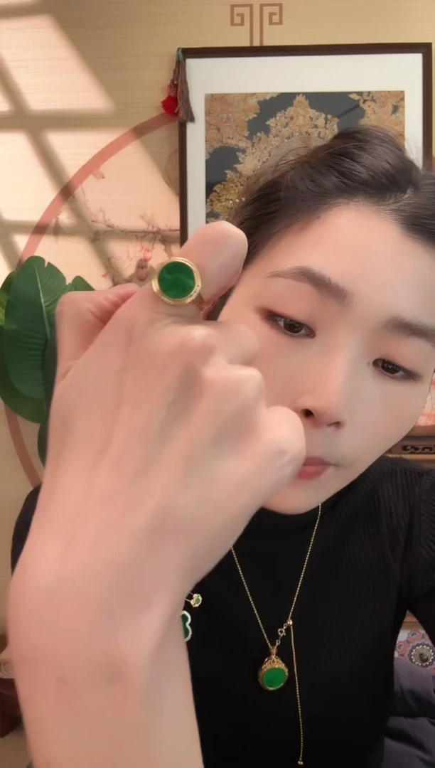 颈饰银S925镶嵌翡翠戒指