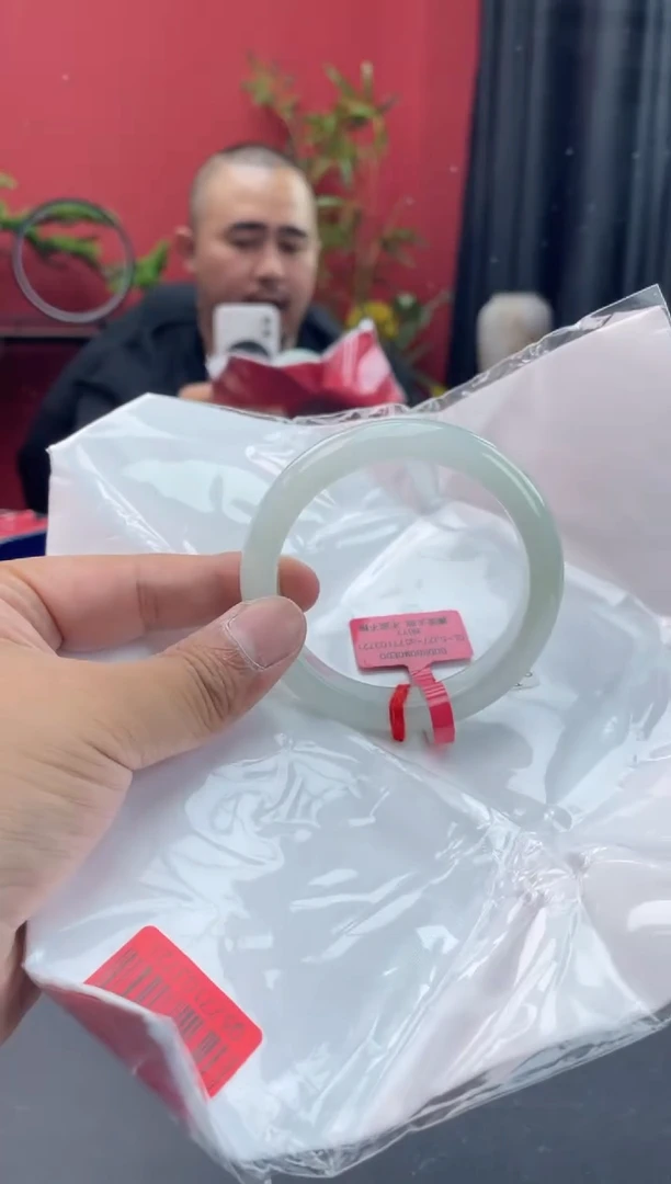 未镶嵌手镯翡翠4