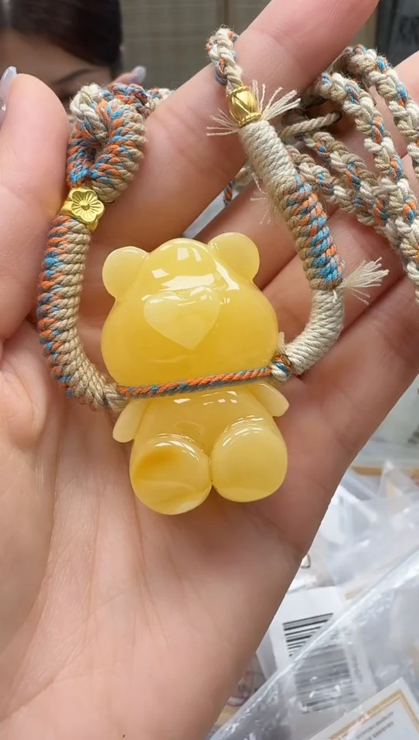 裸石琥珀未镶嵌如图