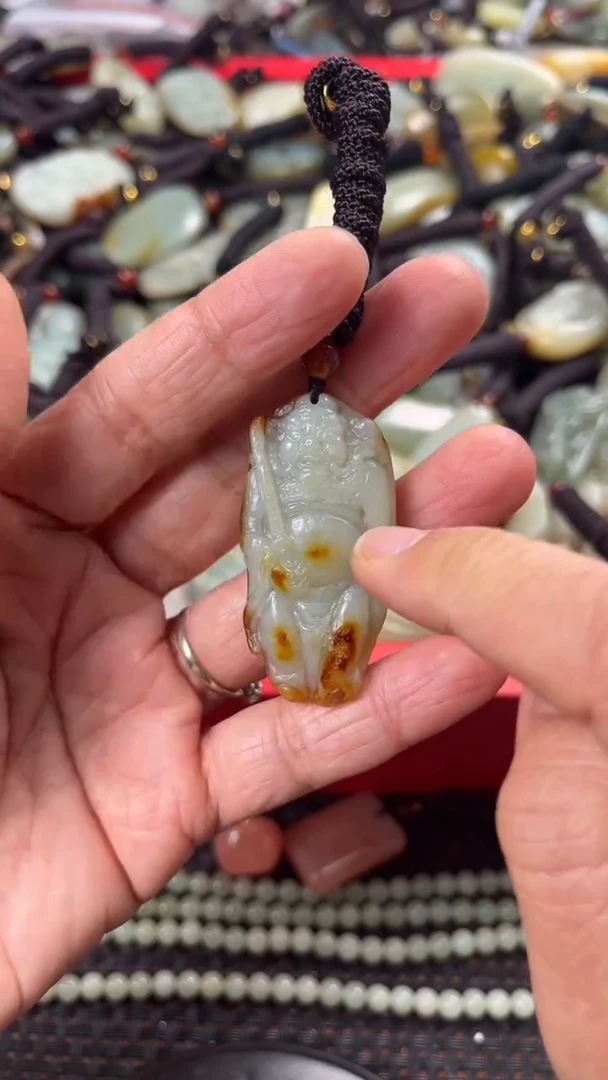 【闪购商品】和田玉颈饰未镶嵌多样性发货没有证书拍一发一有瑕