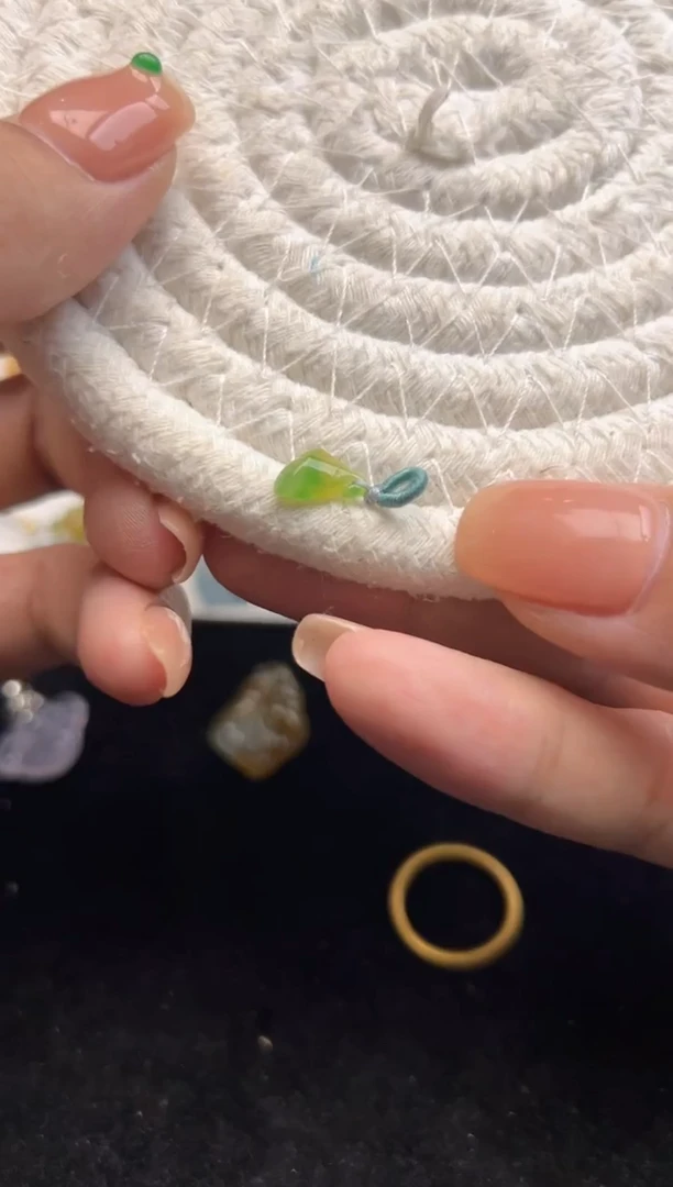 未镶嵌定制翡翠黄加绿莲蓬880