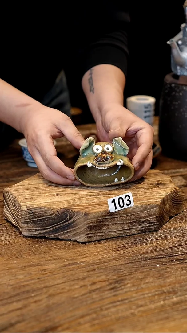 纯手工钧瓷烟灰缸