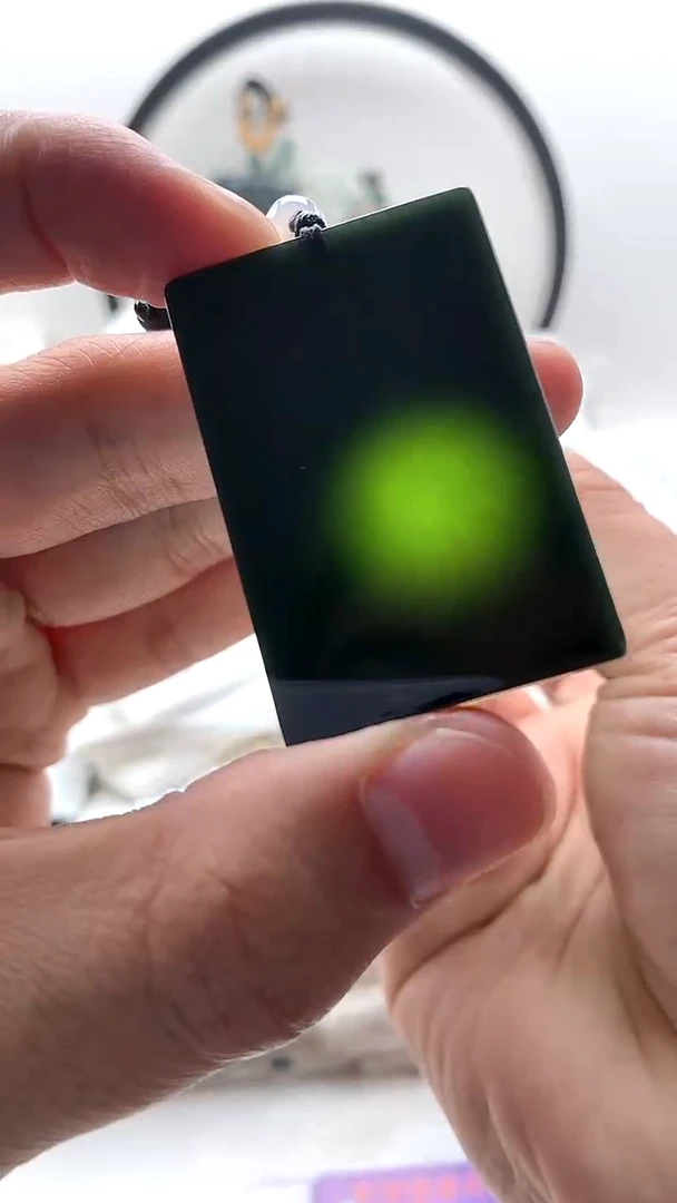 颈饰未镶嵌和田玉（墨玉）无事牌