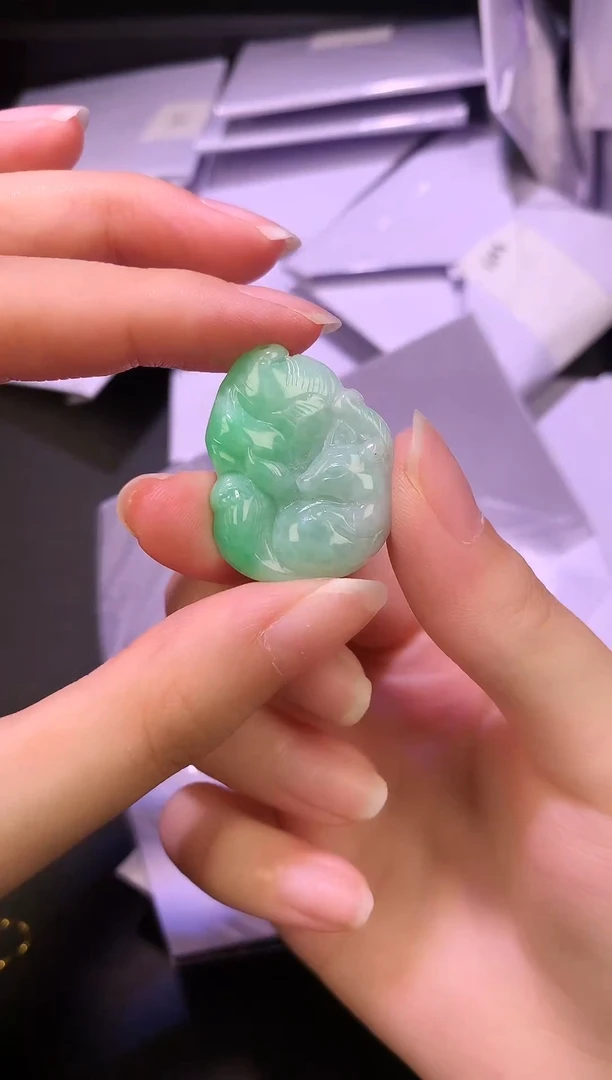 翡翠未镶嵌吊坠(不含链)天然缅甸翡翠A货九尾狐