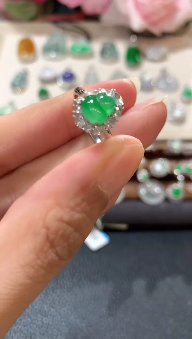 18K金镶嵌戒指翡翠z117