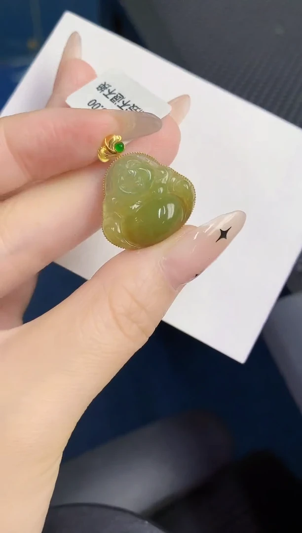 颈饰18K金镶嵌翡翠缅甸天然翡翠A货