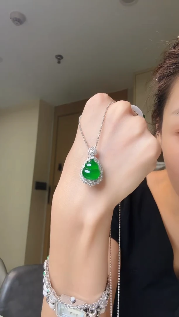 吊坠(不含链)18K金镶嵌翡翠天然翡翠吊坠