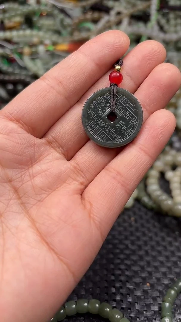 颈饰未镶嵌和田玉1