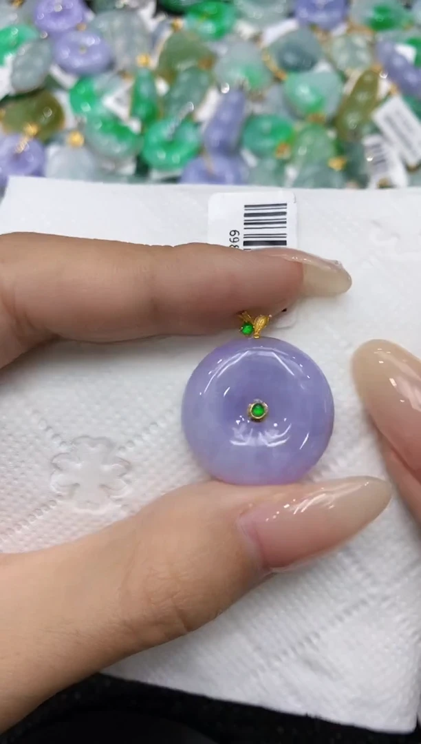 翡翠18K金镶嵌颈饰111111111111