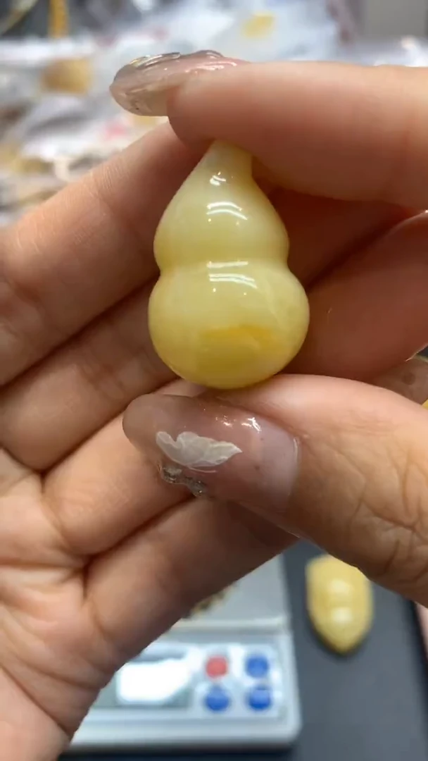 未镶嵌琥珀珠宝奇石1599