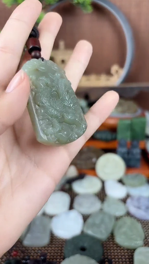 和田玉未镶嵌颈饰1