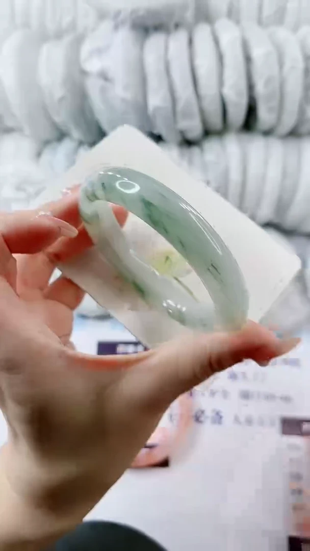 【闪购商品】石英质玉手镯未镶嵌0145878839-多样性发货