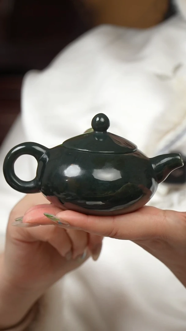 未镶嵌和田玉摆件茶壶